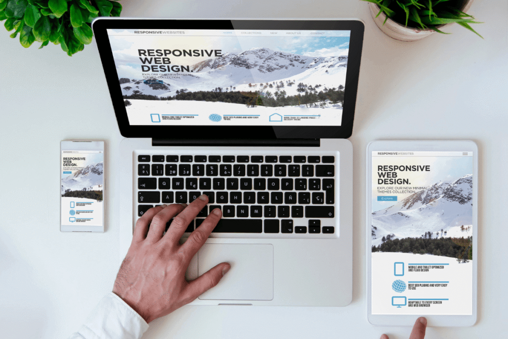 Responsywny landing page na laptopie, tablecie i smartfonie – projektowanie skutecznych stron docelowych.